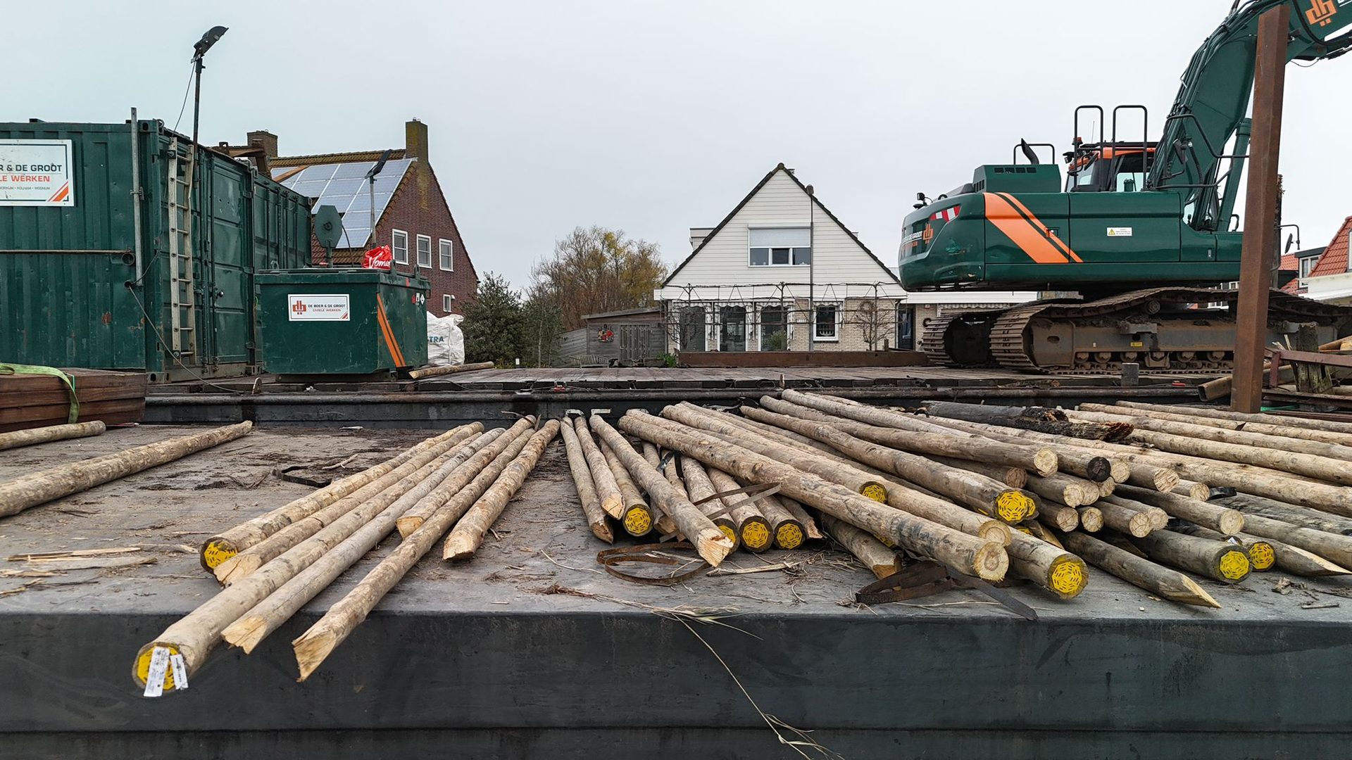 Dijkversterking Amsteldijk West met Eucalyptus cloeziana palen