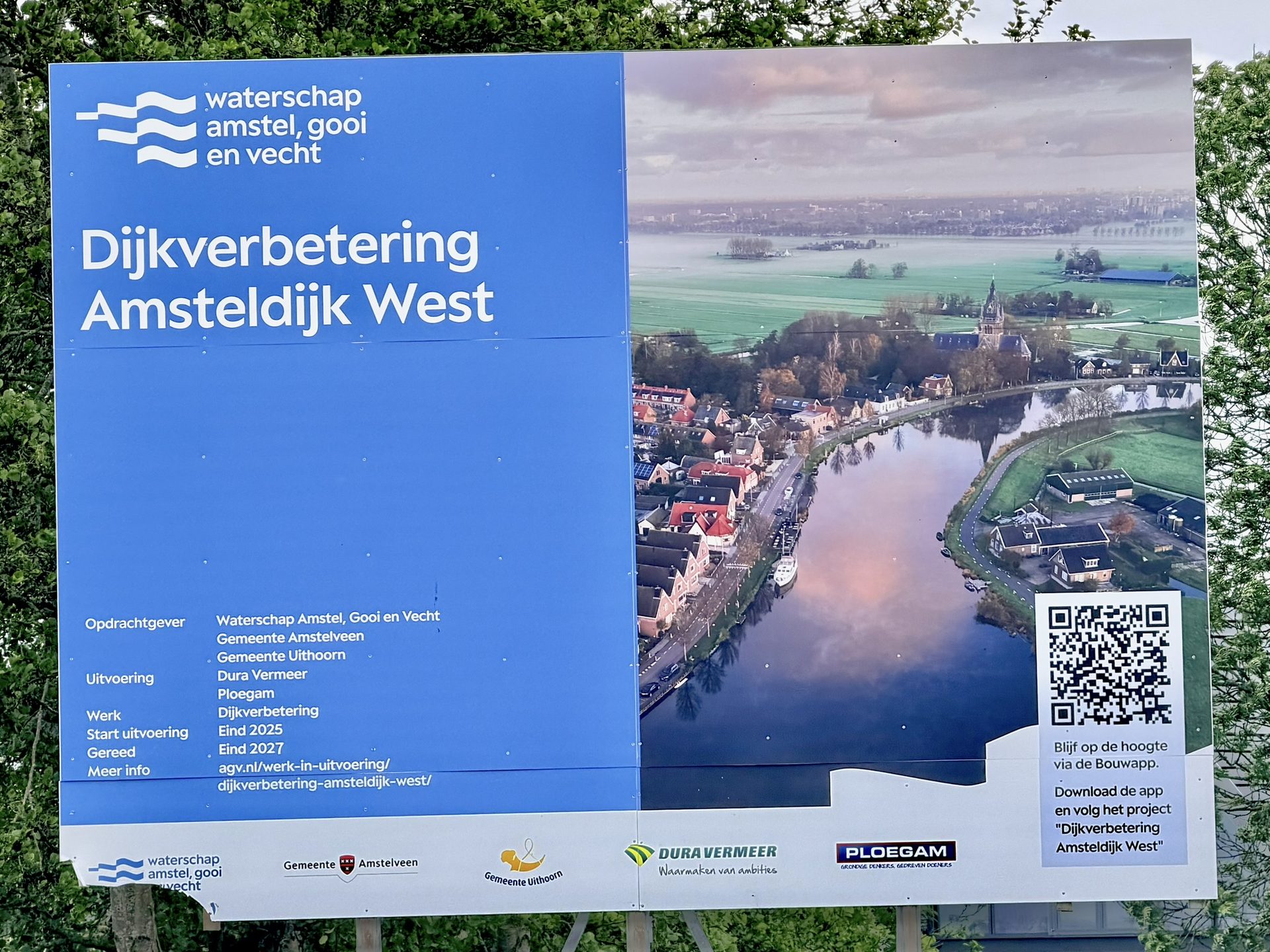 Dijkversterking Amsteldijk West met Eucalyptus cloeziana palen