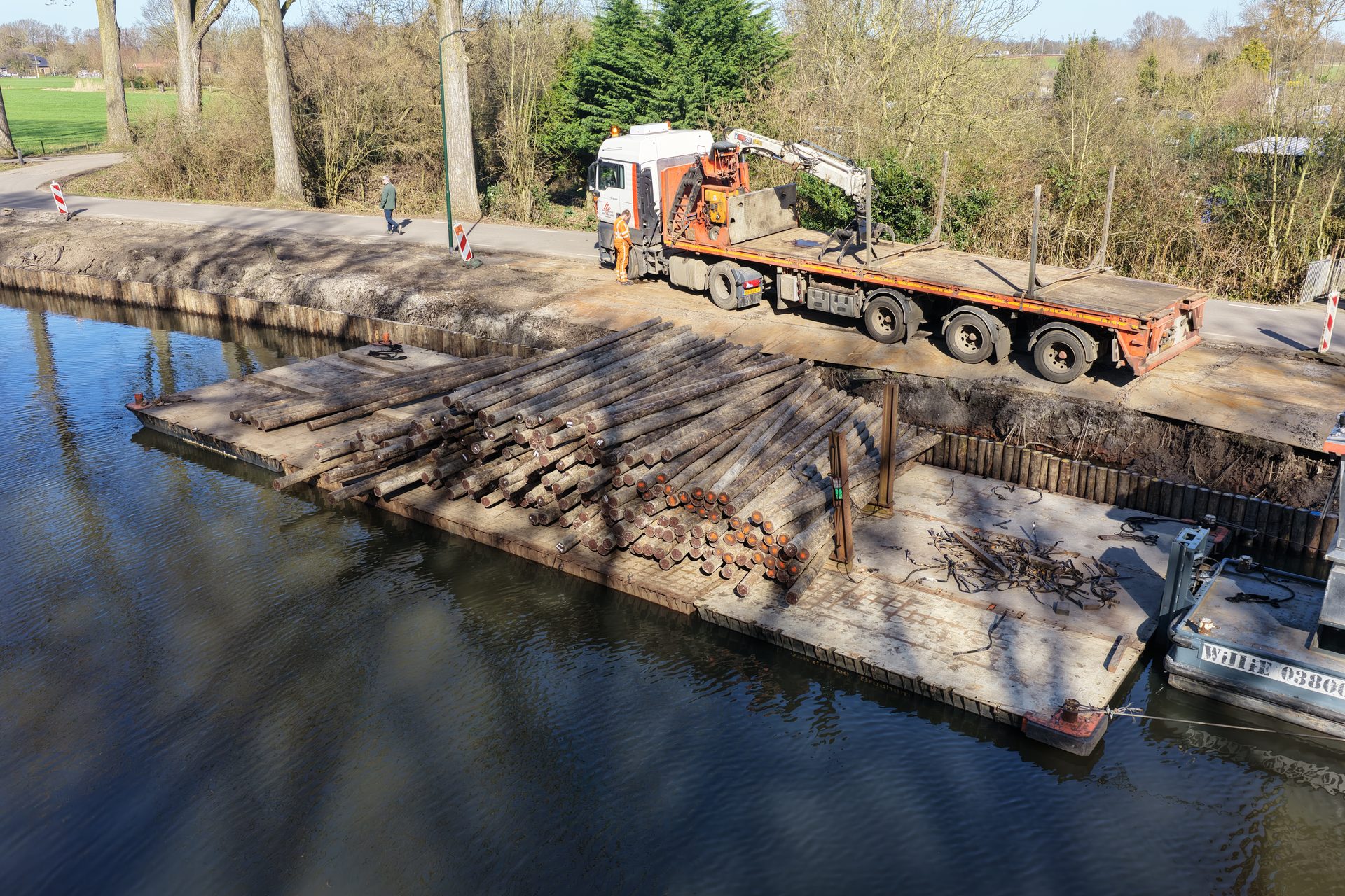 Dijkverbetering Stichtse Vecht met Eucalyptus cloeziana palen