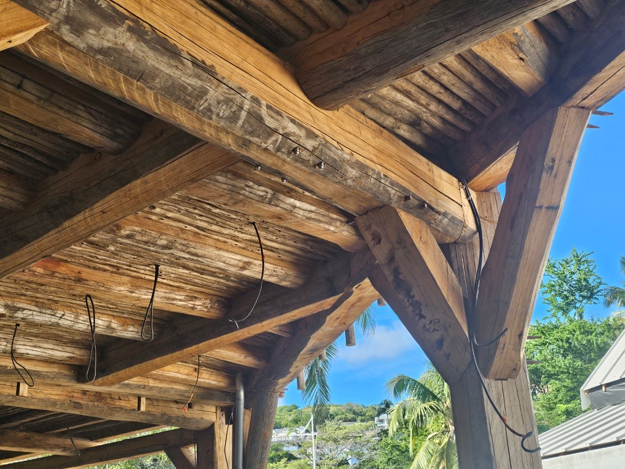Eucalyptus constructie van strandrestaurant Boma Beach op Réunion