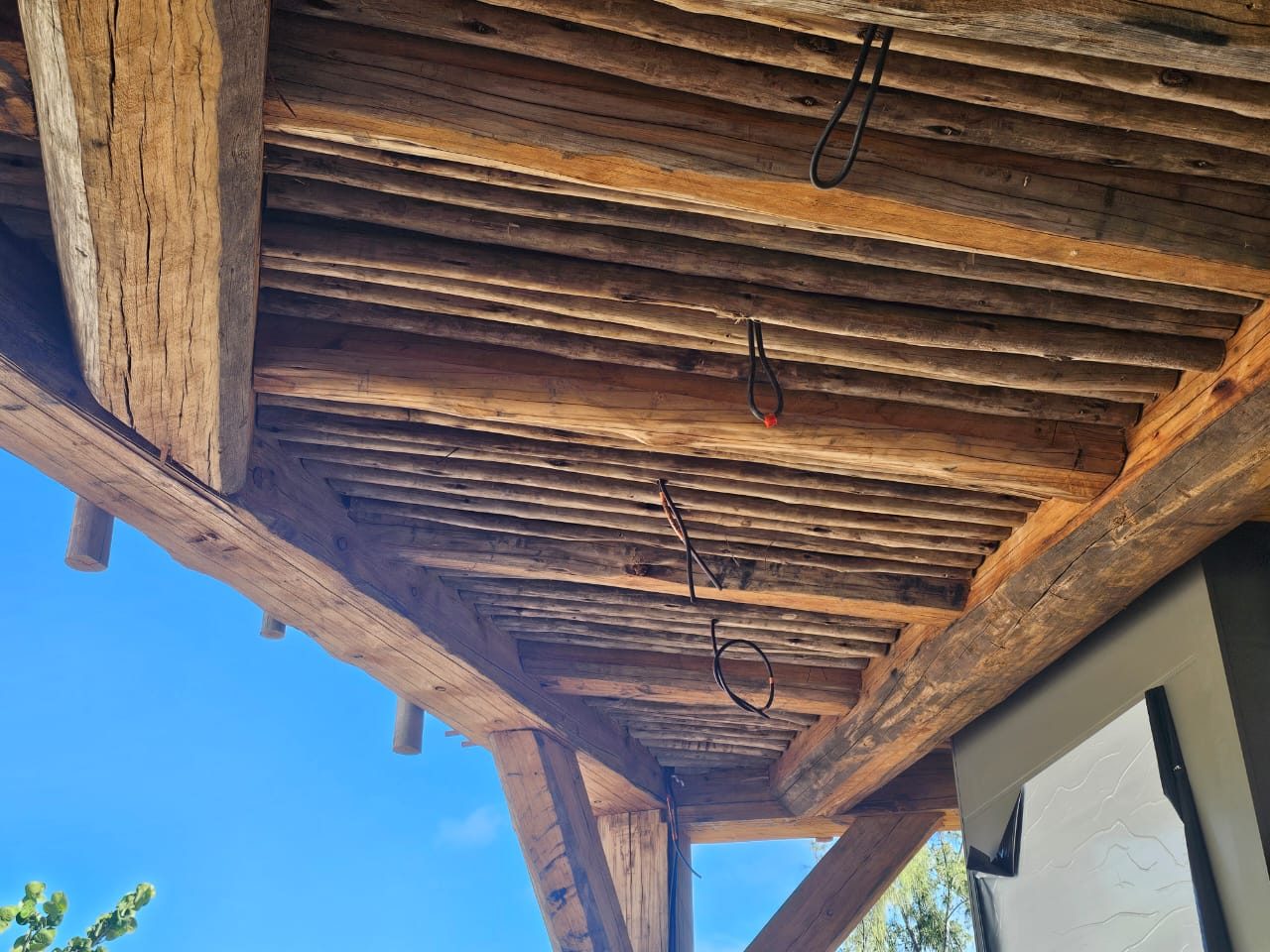 Eucalyptus constructie van strandrestaurant Boma Beach op Réunion