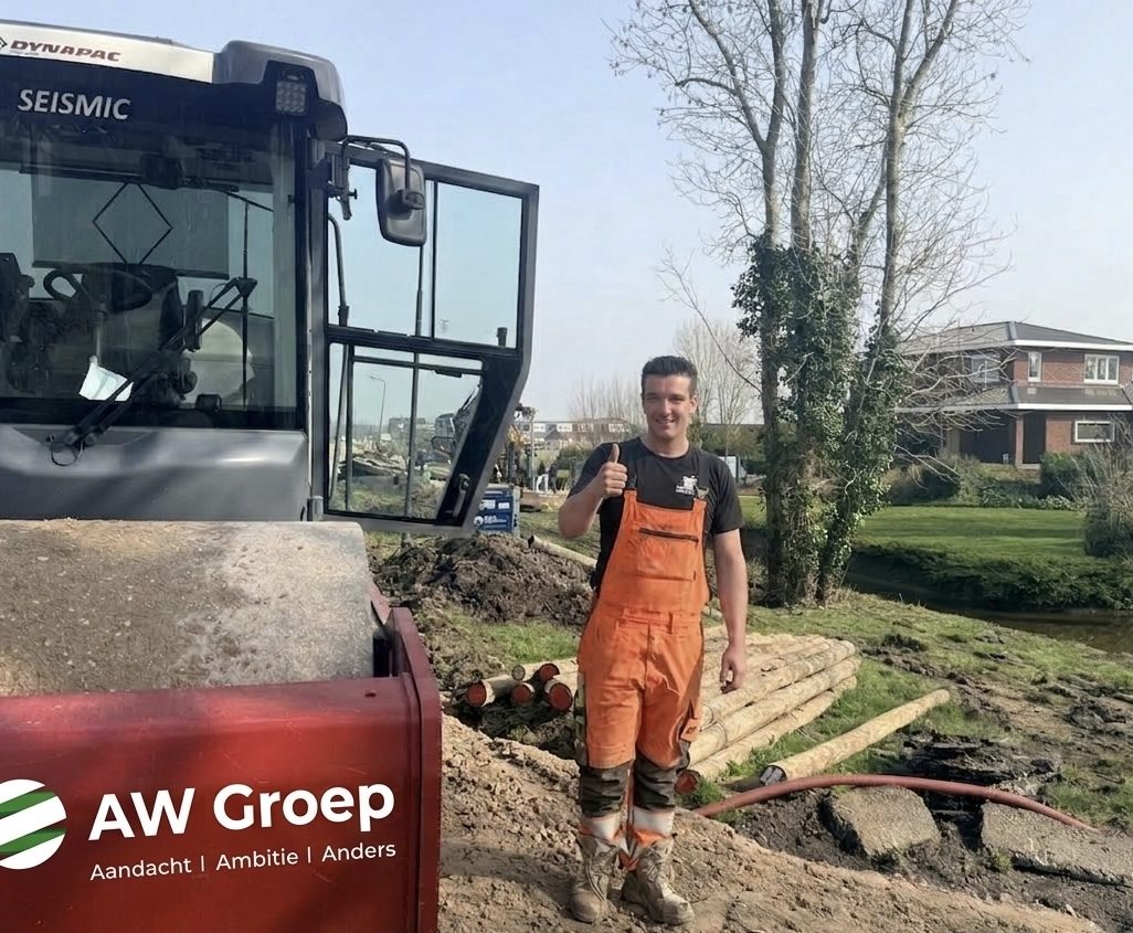 Medewerker van AW Groep bij de dijkversterking Amsteldijk in Nieuwkoop